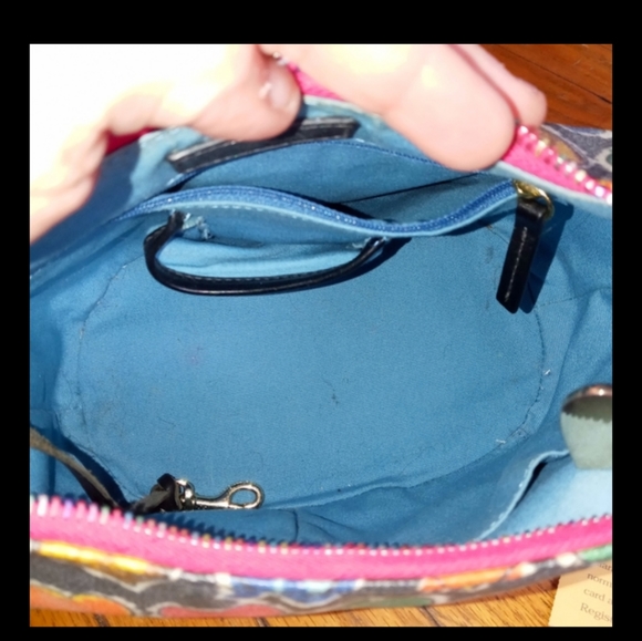Dooney and Bourke bucket bag purse - Picture 7 of 7